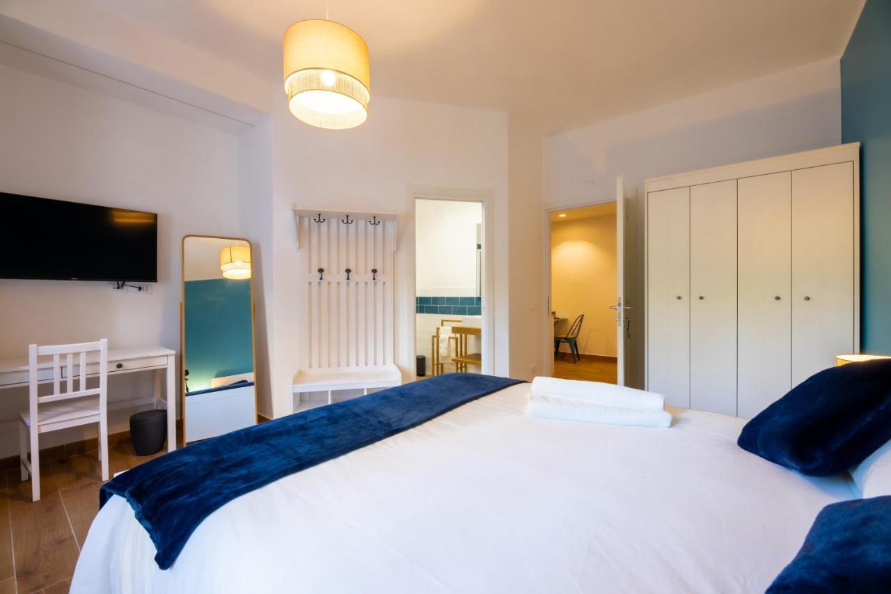 Bed & Breakfast Across The Room — Photos 3